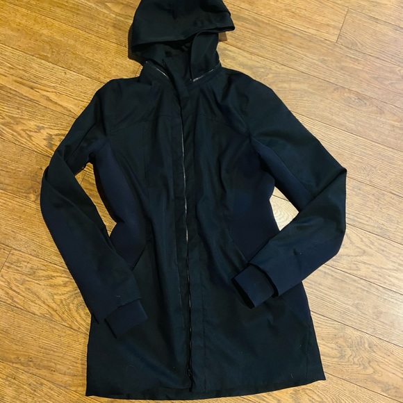 20 Item Lululemon Resale Lot! Including NWT Ivory belt bag! - Picture 8 of 12